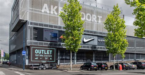 Quick look at Amsterdam's Nike outlet and what they got this .